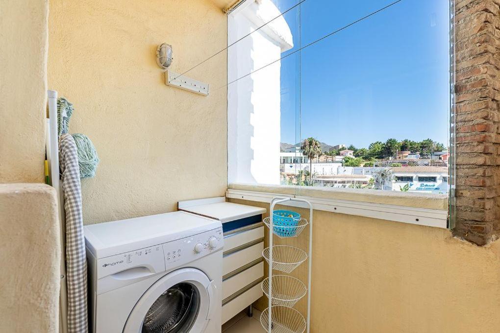 Puerto De Benalmadena Apartamento Vacacional Con Vistas Al Mar Y Yates Tres Habitaciones 2 Banos Exterior foto