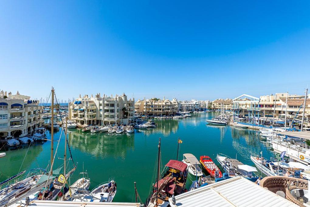Puerto De Benalmadena Apartamento Vacacional Con Vistas Al Mar Y Yates Tres Habitaciones 2 Banos Exterior foto